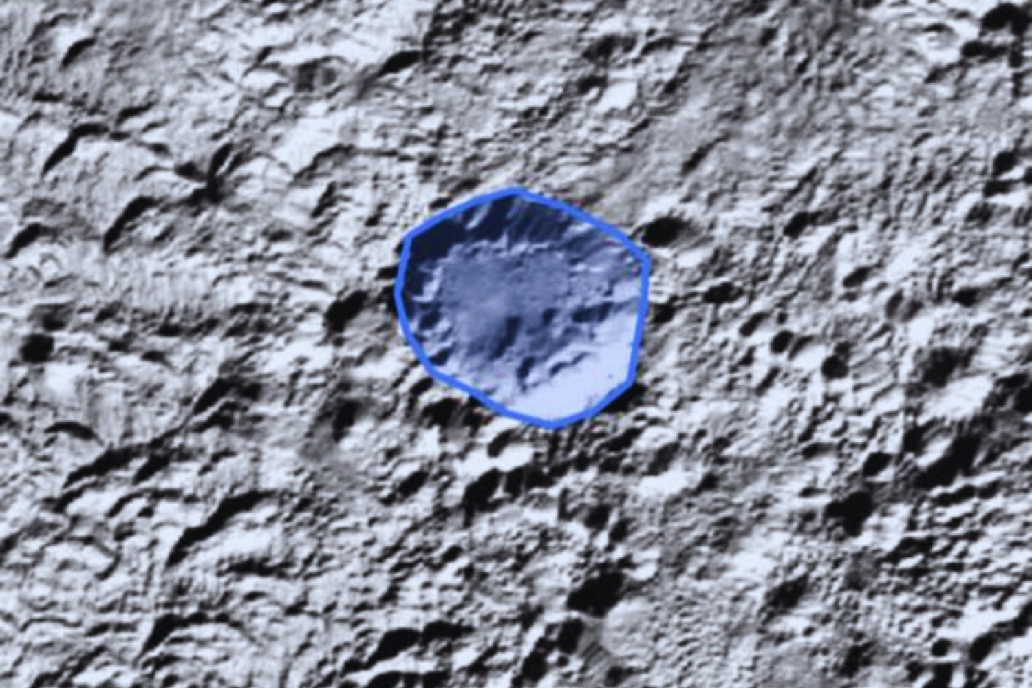 Un misterio bajo el hielo de Plutón: la depresión que desafía a la NASA