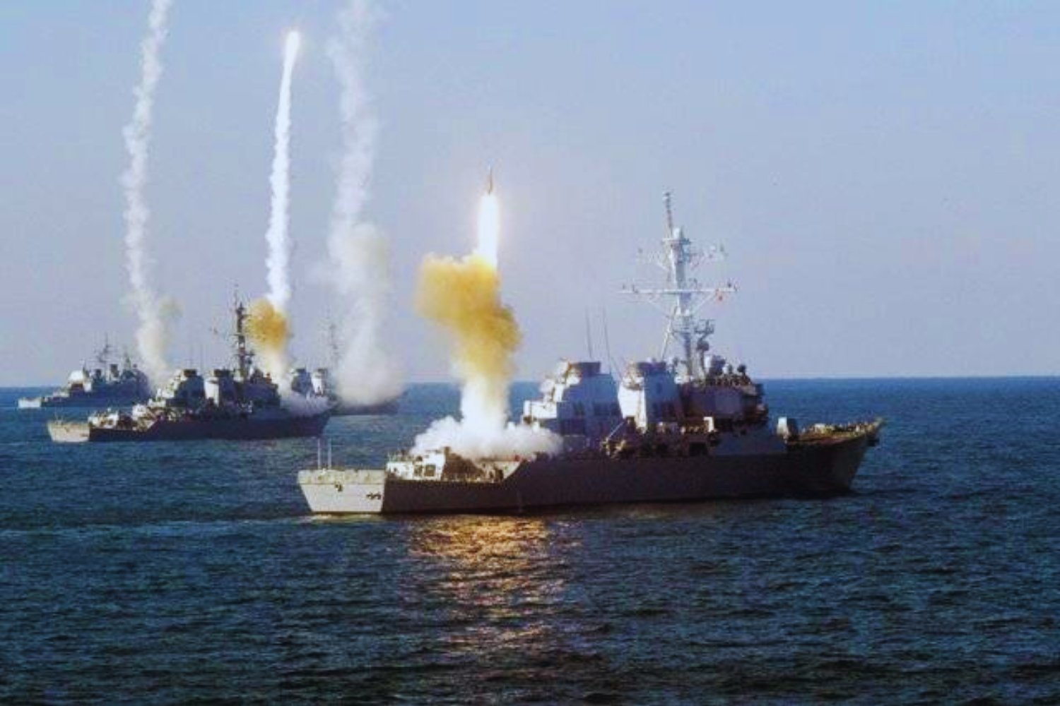 La nueva escalada en el Caribe: destructores y miles de soldados de EE.UU. cerca de Venezuela