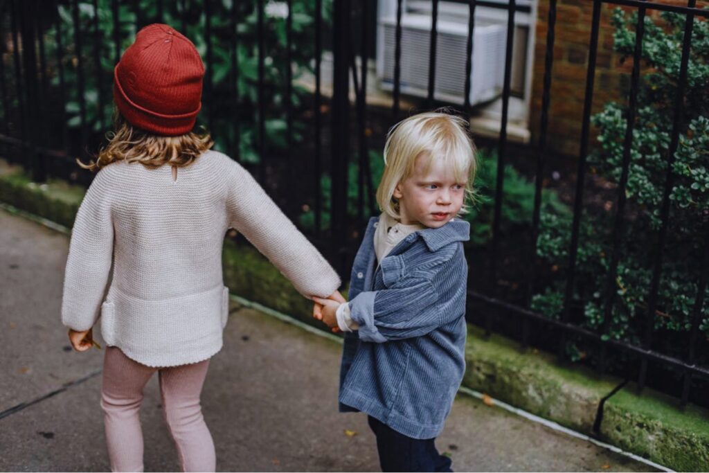 Los amigos invisibles y lo que revelan sobre la mente infantil