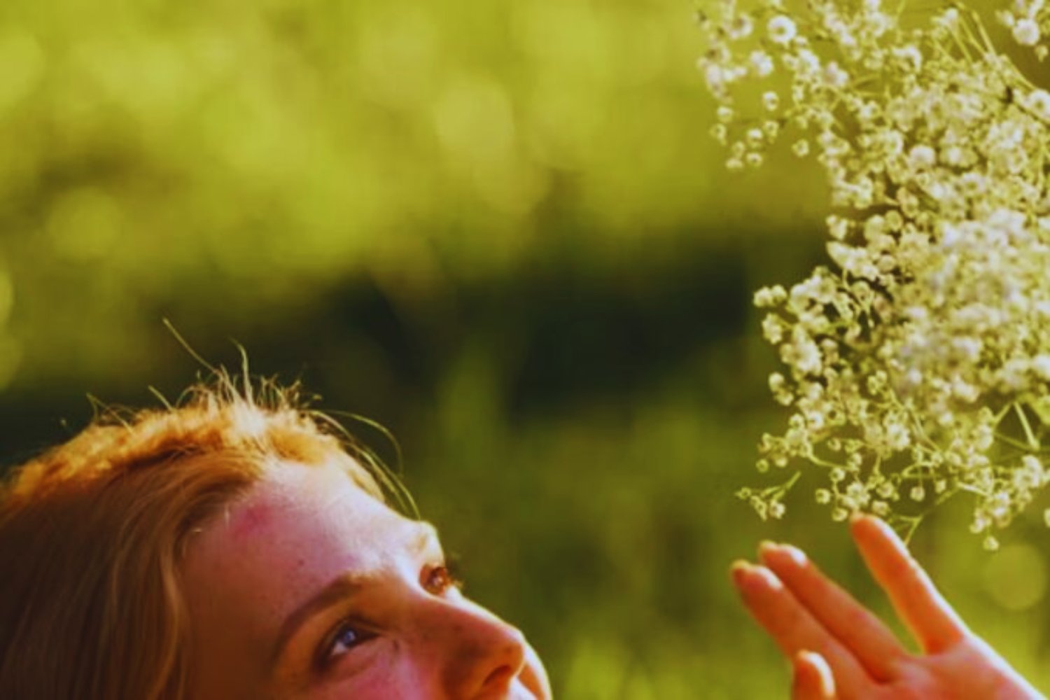 El otro lado de la sonrisa: lo que la psicología revela sobre la positividad constante