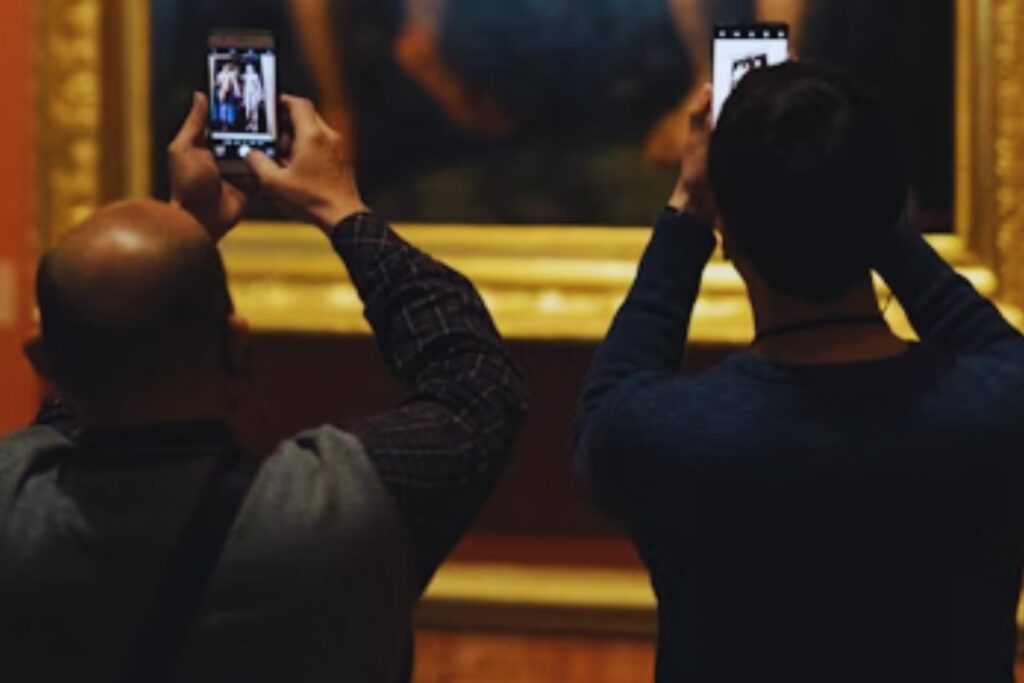 Las aplicaciones que “desnudan” con IA mueven millones y nadie las detiene del todo