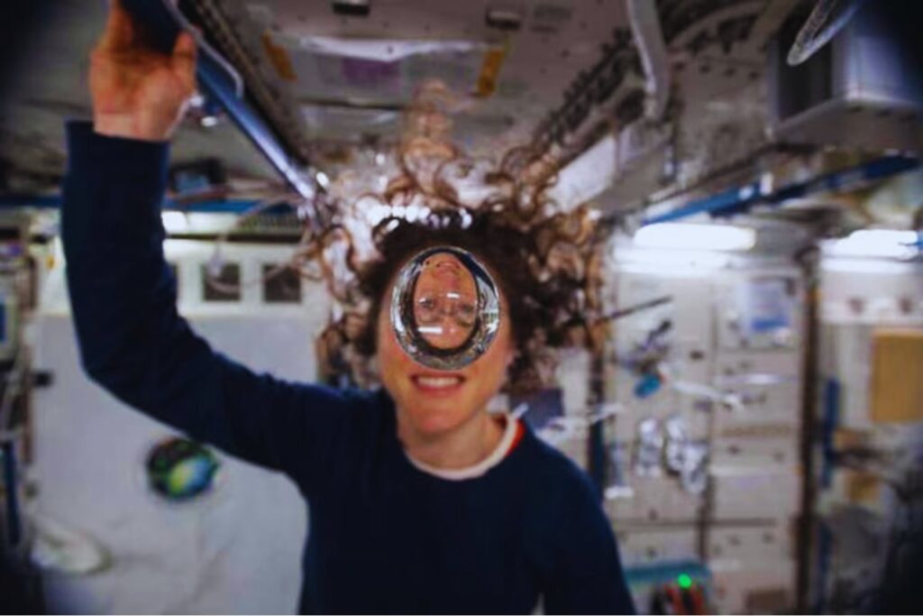 La sorprendente tecnología que convierte sudor y orina en agua potable en el espacio