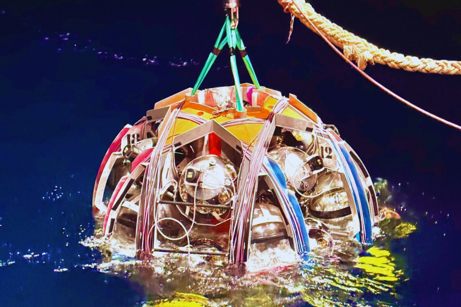 El misterio del muón en el Mediterráneo: la partícula imposible que atravesó un detector submarino