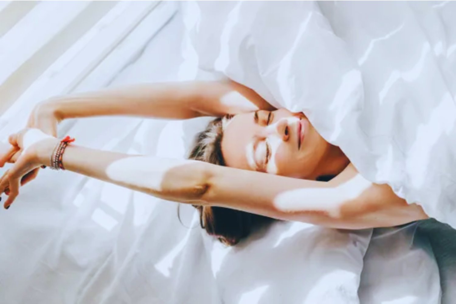 Humanos que duermen solo 4 horas: la mutación genética que revela una ventaja evolutiva inesperada