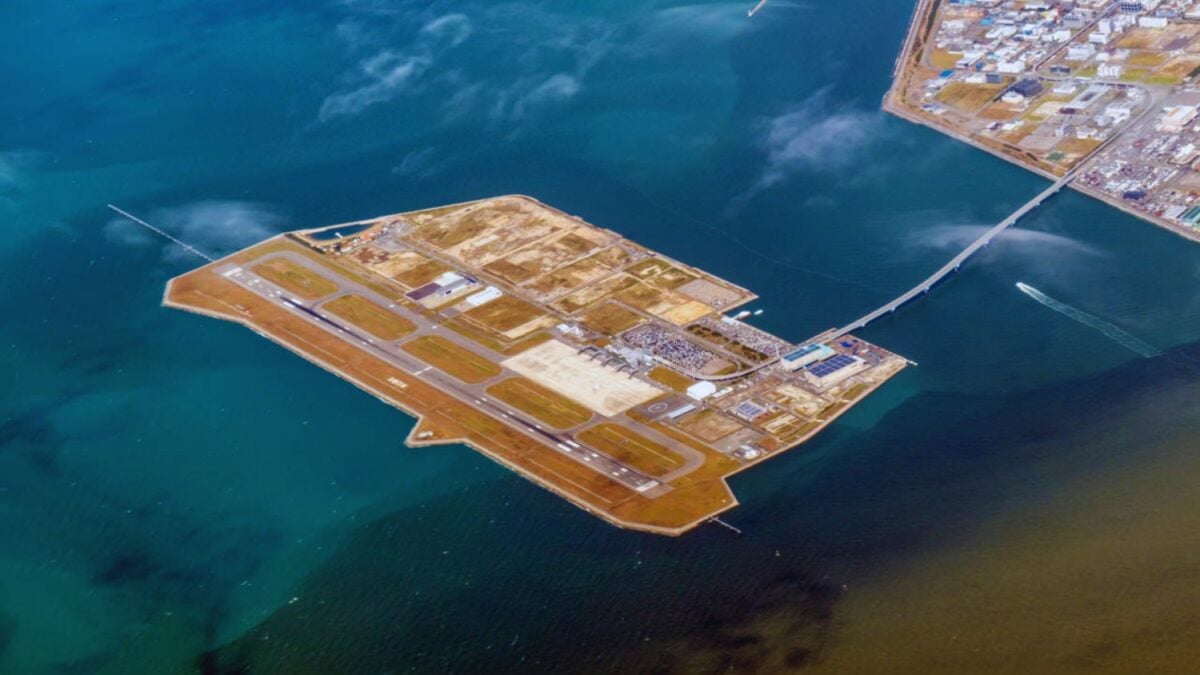Japón construyó una isla artificial gigantesca para levantar un aeropuerto en medio del mar. Desde el primer día empezó a hundirse y todavía hoy sigue descendiendo