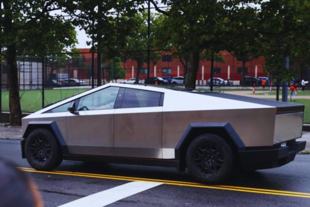 El Cybertruck lidera el desplome de los autos usados de Tesla