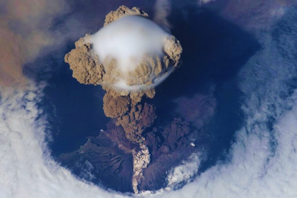 El inquietante riesgo del “Anillo de fuego”: científicos advierten una posible erupción en cadena tras un gran terremoto