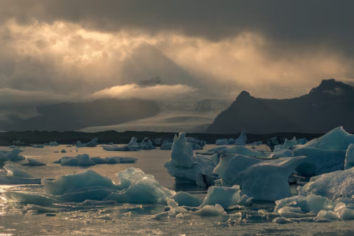 La erosión silenciosa: cómo la inteligencia artificial revela el desgaste de 180.000 glaciares