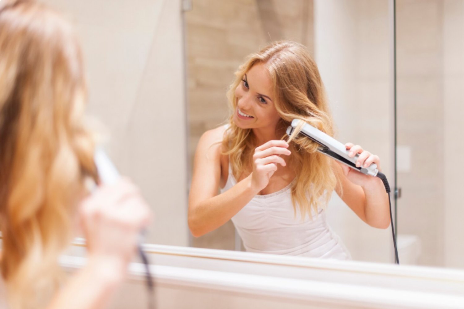 El lado oscuro del alisado: lo que tu plancha de pelo no te cuenta sobre tus pulmones