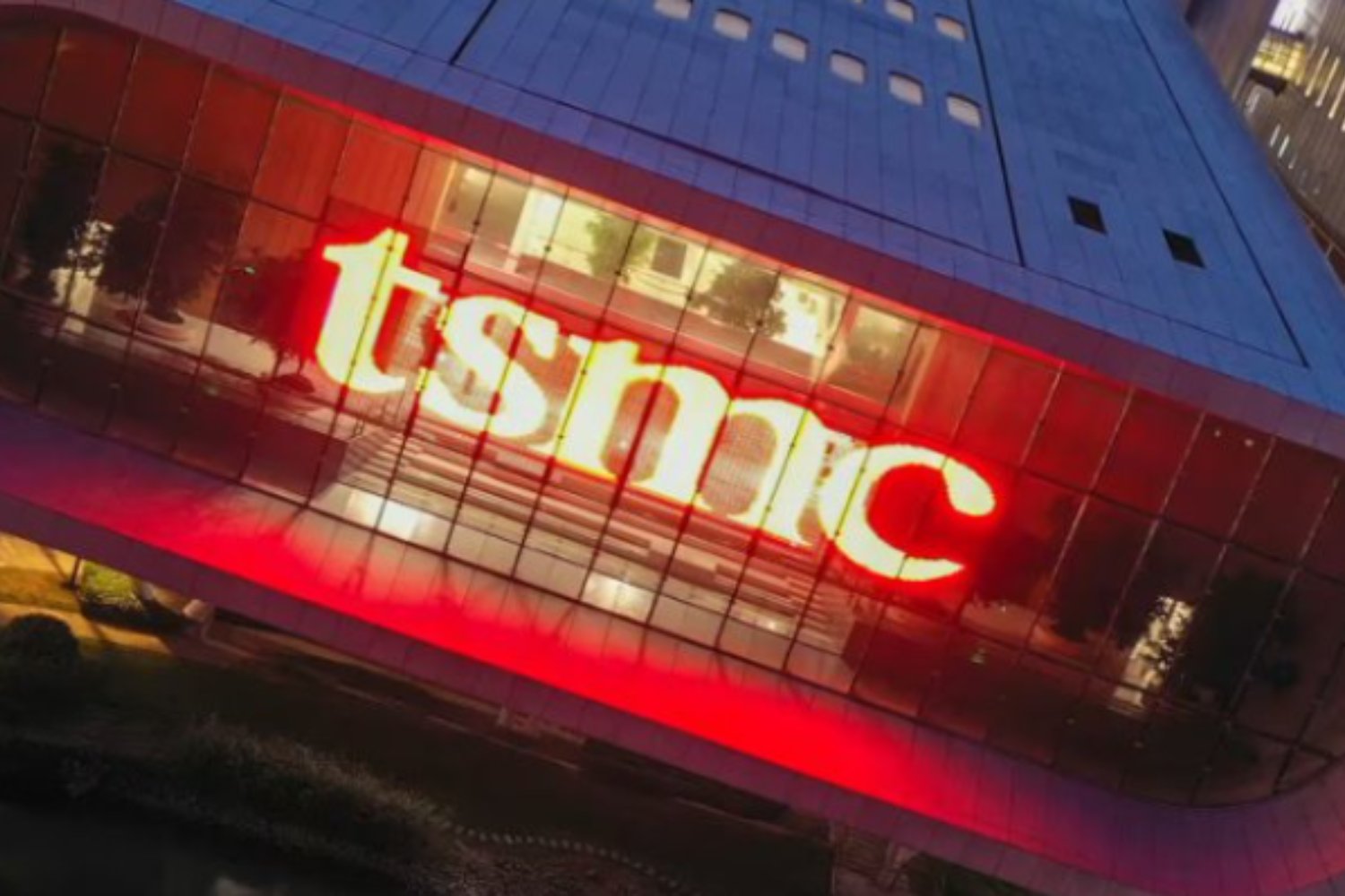 EEUU frente a TSMC: la dependencia incómoda del gigante taiwanés de los chips