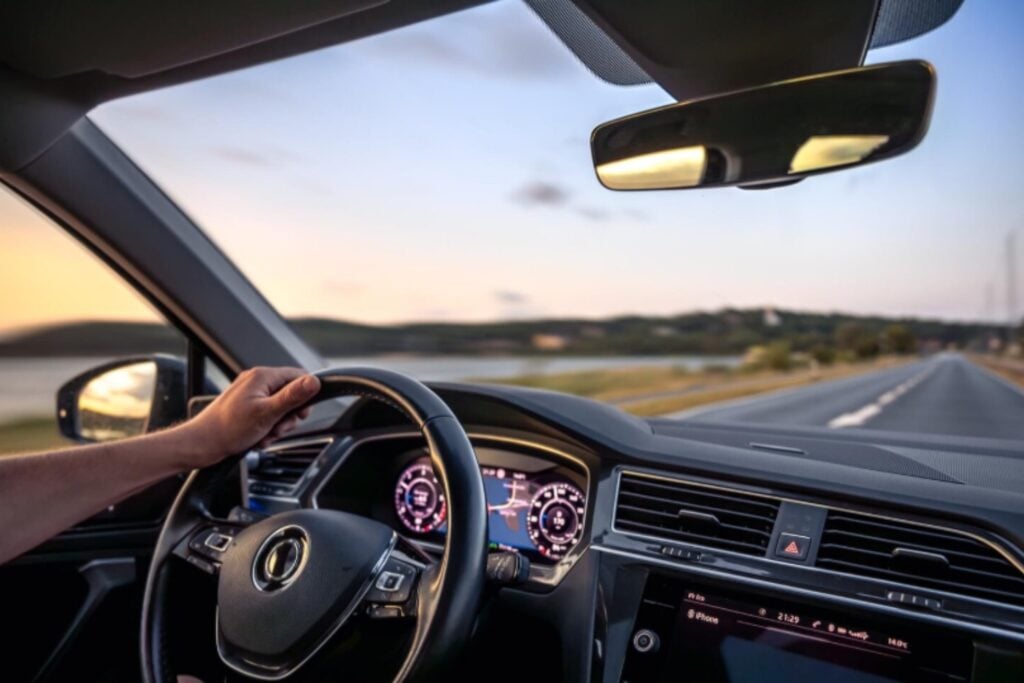 El aire que respiras podría estar cargado de microplásticos… y ni siquiera lo notas