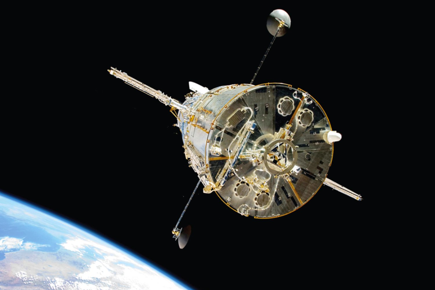 La nueva “crisis de los misiles”… pero en el espacio: EEUU alerta de un arma nuclear rusa contra satélites