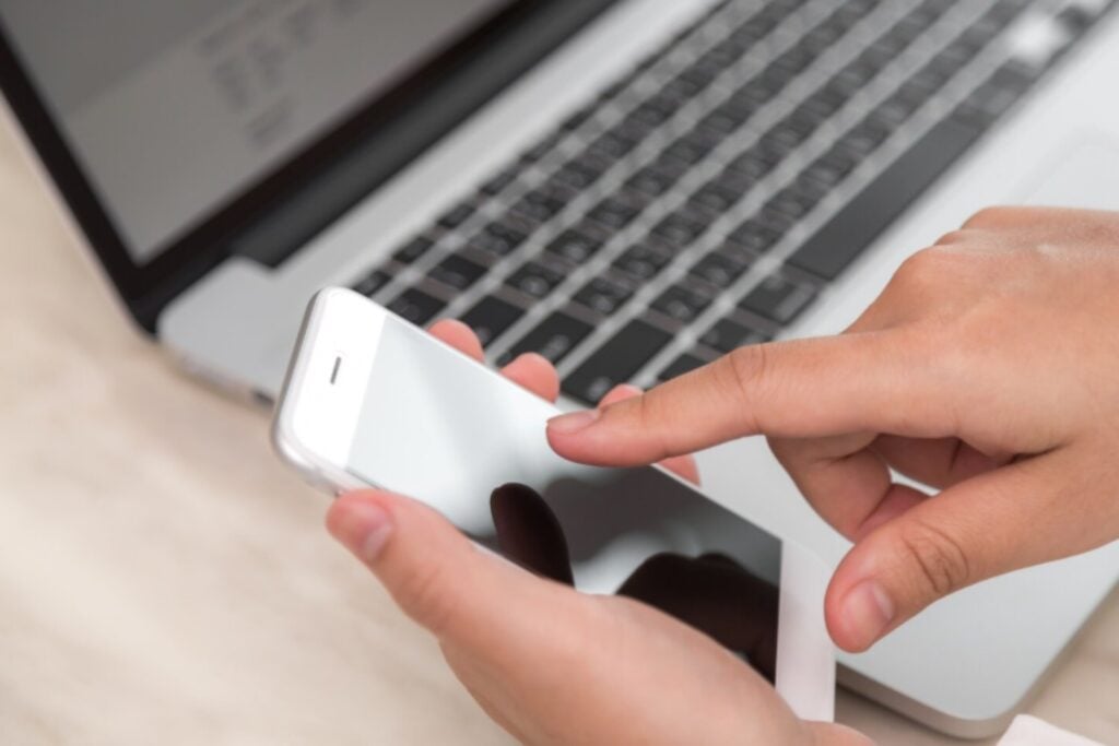 Cómo scrollear de forma más saludable y dejar atrás el doomscrolling