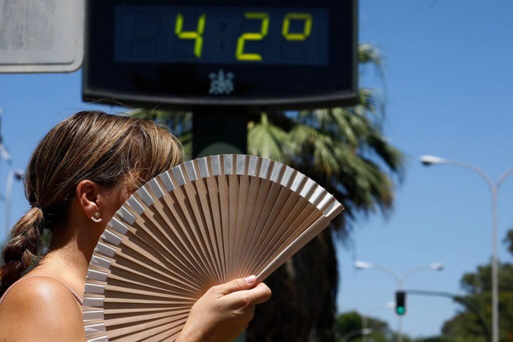 El calor extremo envejece el cuerpo en silencio: la ciencia lo compara con fumar o beber
