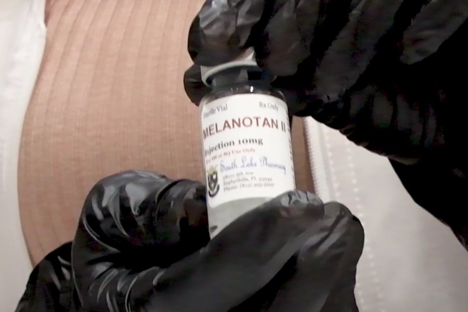 La peligrosa moda del moreno exprés: el oscuro secreto tras la "droga Barbie" que arrasa en redes