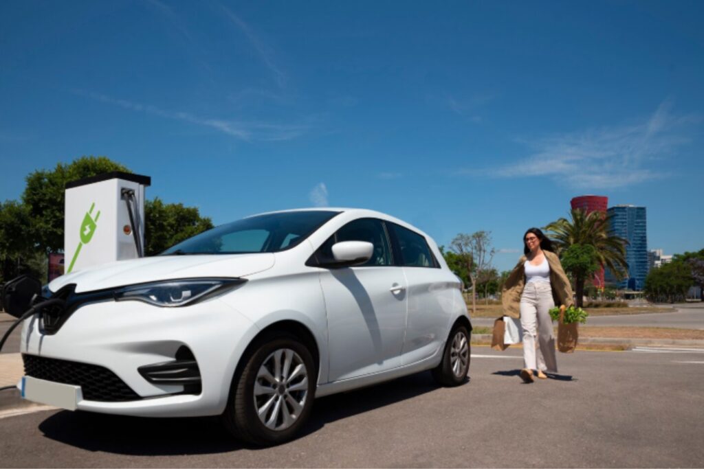 Europa quiso frenar a los coches eléctricos chinos y solo consiguió que nos invadieran con híbridos