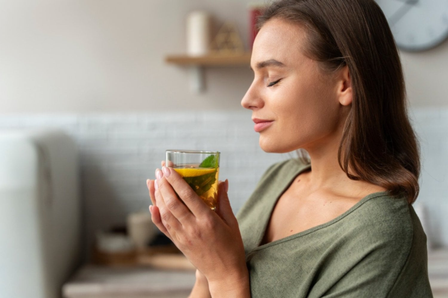 Dormir poco desordena tu cuerpo: hambre desatada, fatiga y el truco del desayuno proteico