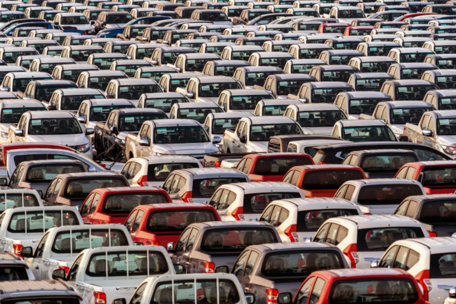 Los barcos que nadie toca: el misterioso pacto que protege a los coches chinos en el mar Rojo