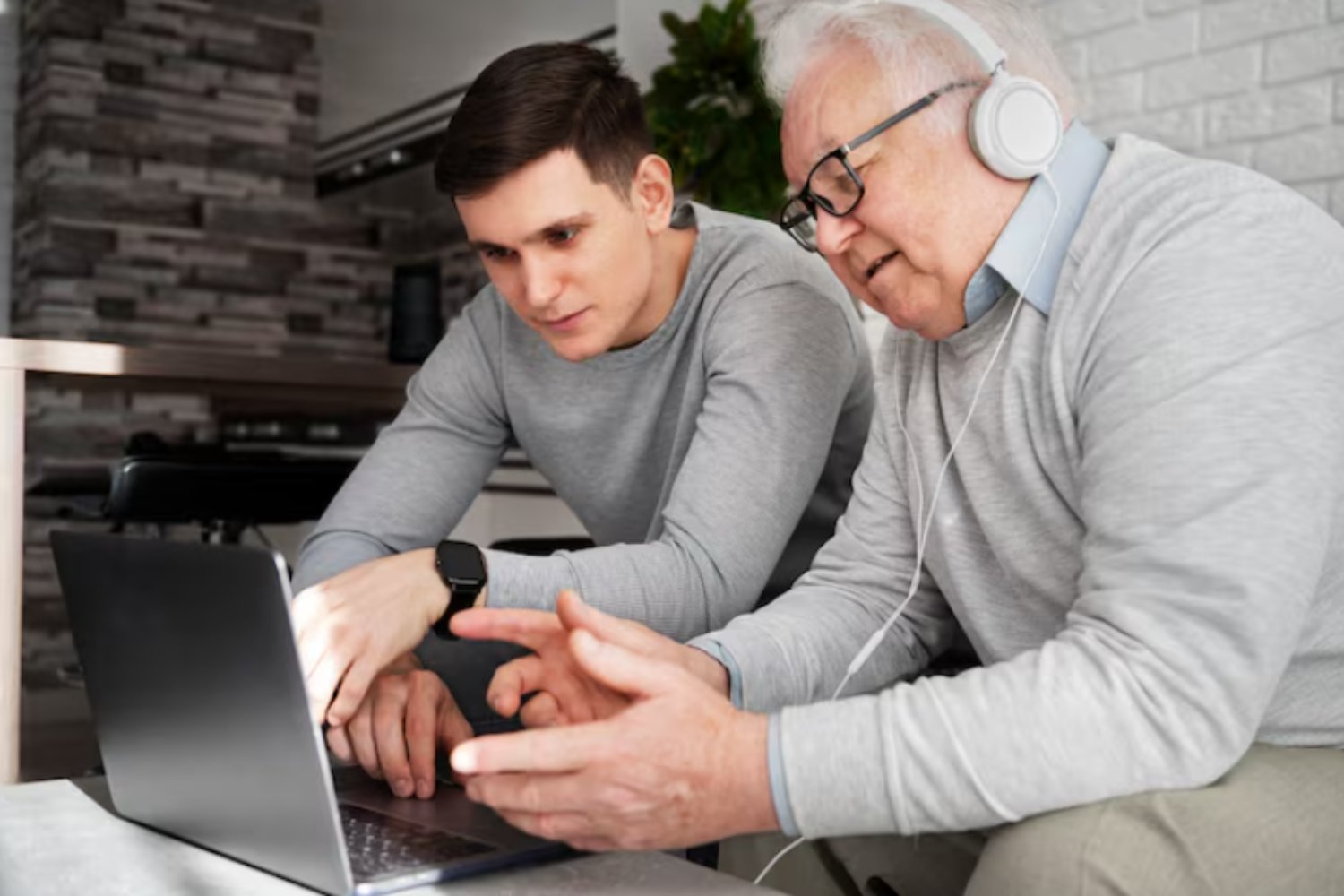 La tecnología como aliada inesperada del cerebro en la tercera edad