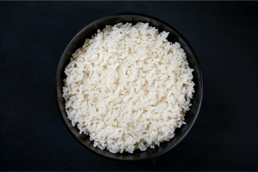 Arroz blanco y azúcar en sangre: lo que la ciencia advierte sobre este alimento