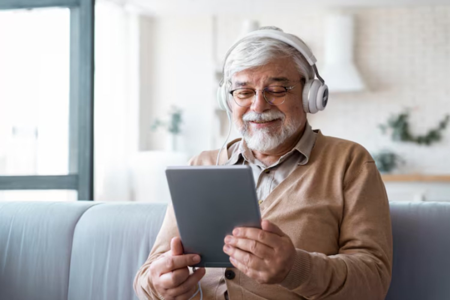 La tecnología como aliada inesperada del cerebro en la tercera edad