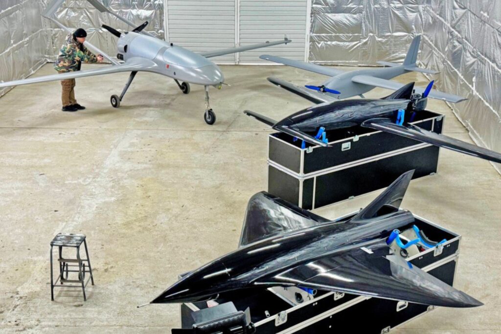 El dron ucraniano que desafía a Rusia: mide 4 metros, lleva 75 kilos de explosivos y piensa con IA