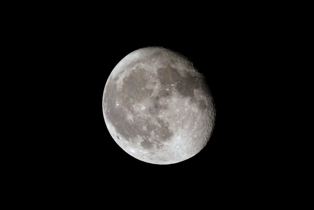 El desafío nuclear que podría cambiar la exploración espacial: así planea la NASA encender un reactor en la Luna antes de 2030