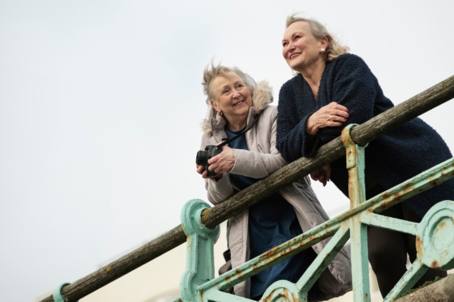 Volver a hablar con un viejo amigo podría ser el mejor gesto para tu salud (y aún no lo sabes)