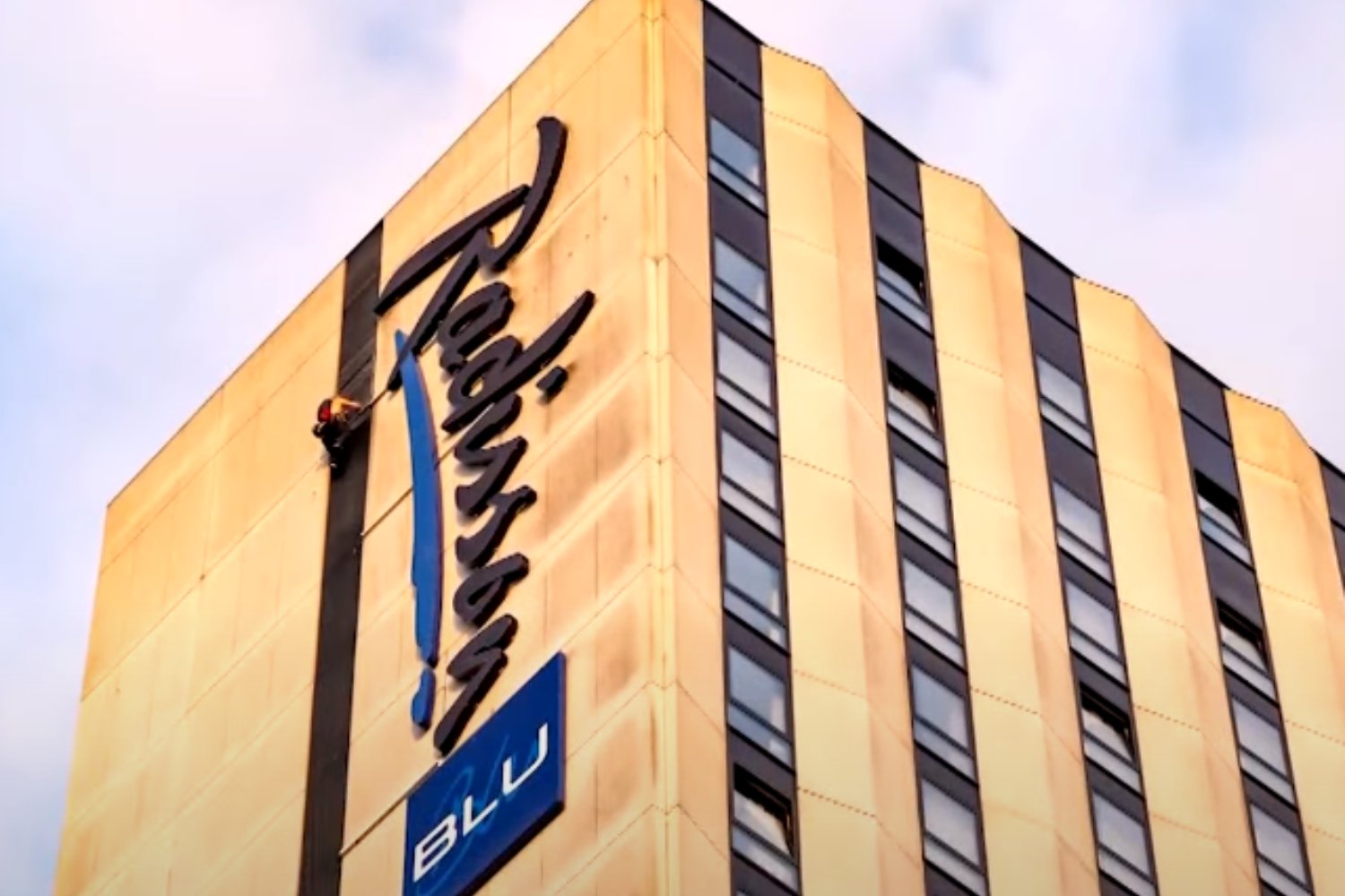 George King Escala El Radisson Blu En Dinamarca