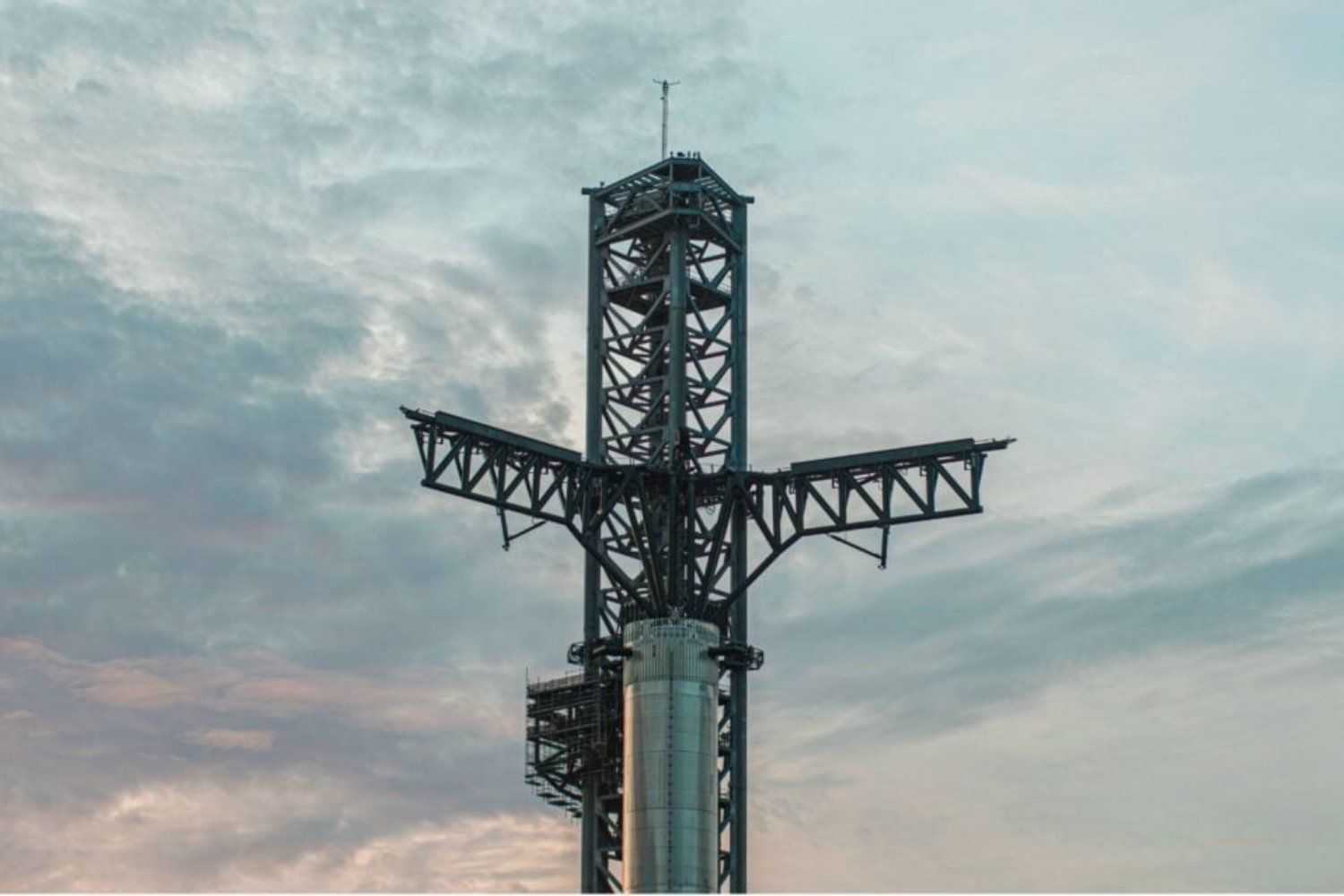 Spacex Quiere Atrapar La Starship Con Brazos Mecanicos Gigantes