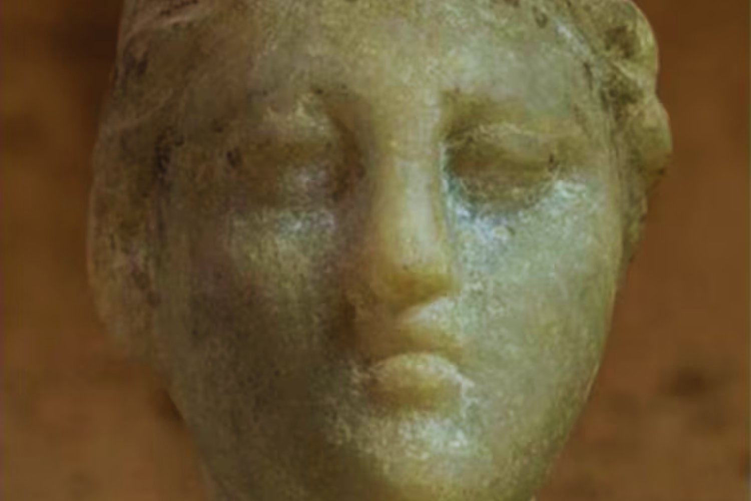 Una estatua encontrada en Egipto podría cambiar lo que creíamos sobre Cleopatra. Los arqueólogos discrepan y el misterio de su tumba sigue abierto