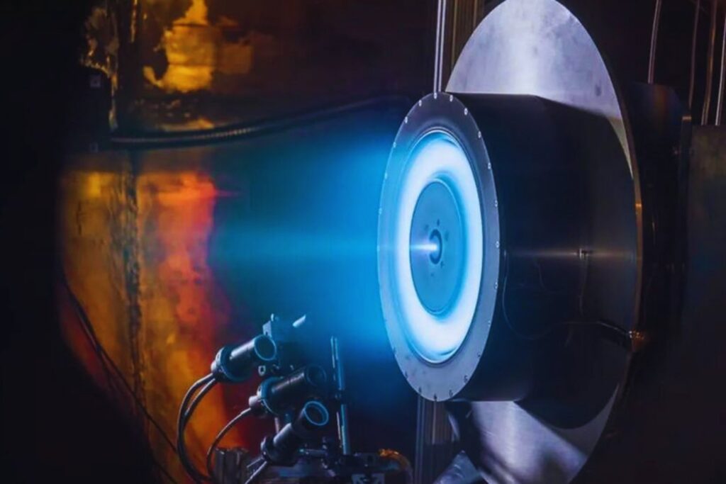 El plan japonés para disparar contra la basura espacial: un cañón de plasma que podría salvar el futuro de la exploración