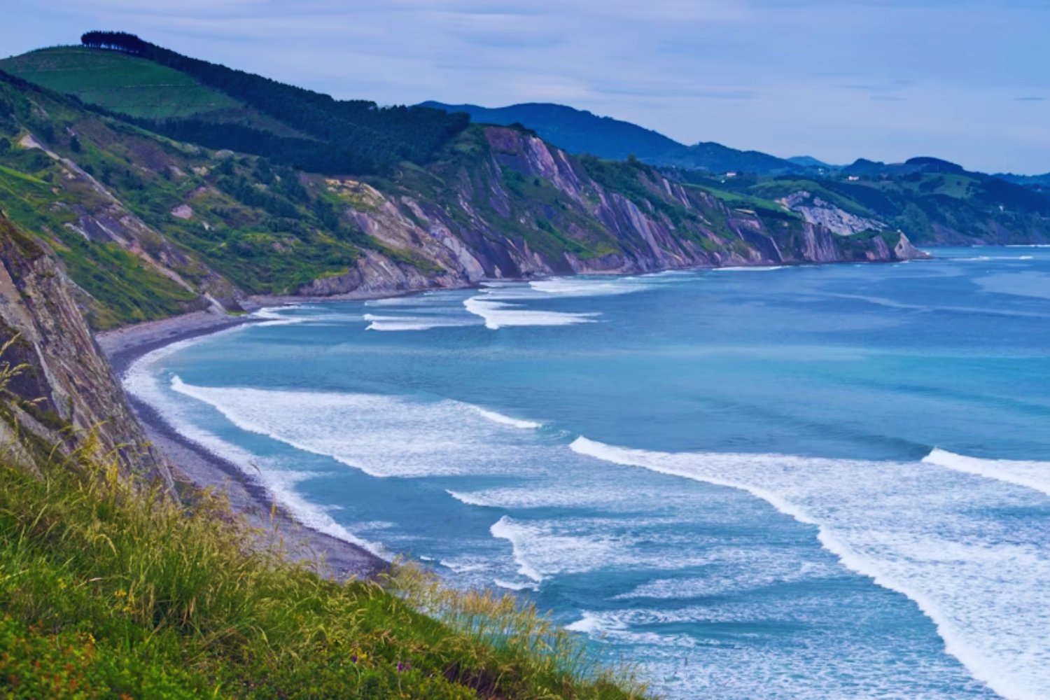 ¿El fin de las playas en América Latina? La erosión costera se acelera y convierte el paraíso turístico en un frente de batalla contra el mar