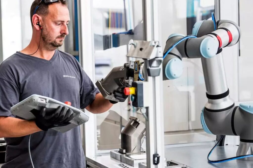 El lado oscuro de los cobots: la misma precisión que salva vidas en hospitales puede delatar secretos industriales