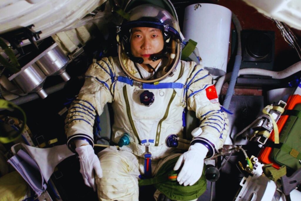 El día que un astronauta escuchó lo imposible. El golpe fantasma que aún inquieta a la historia espacial china