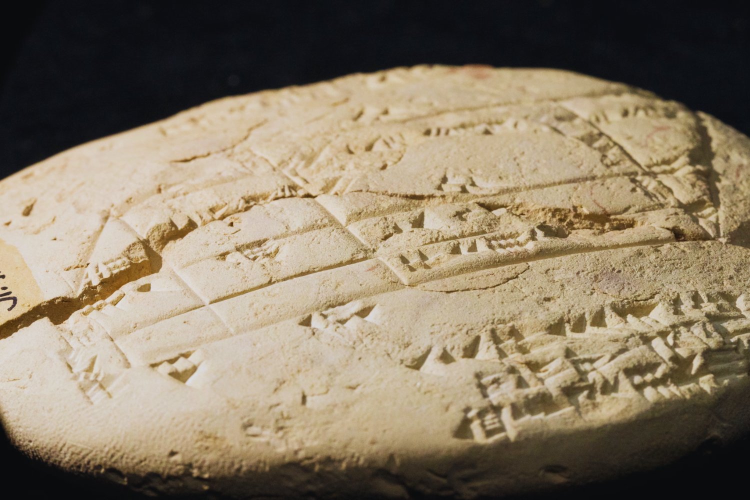 Una tablilla de 3.500 años hallada en Turquía revela la primera lista de muebles de la historia