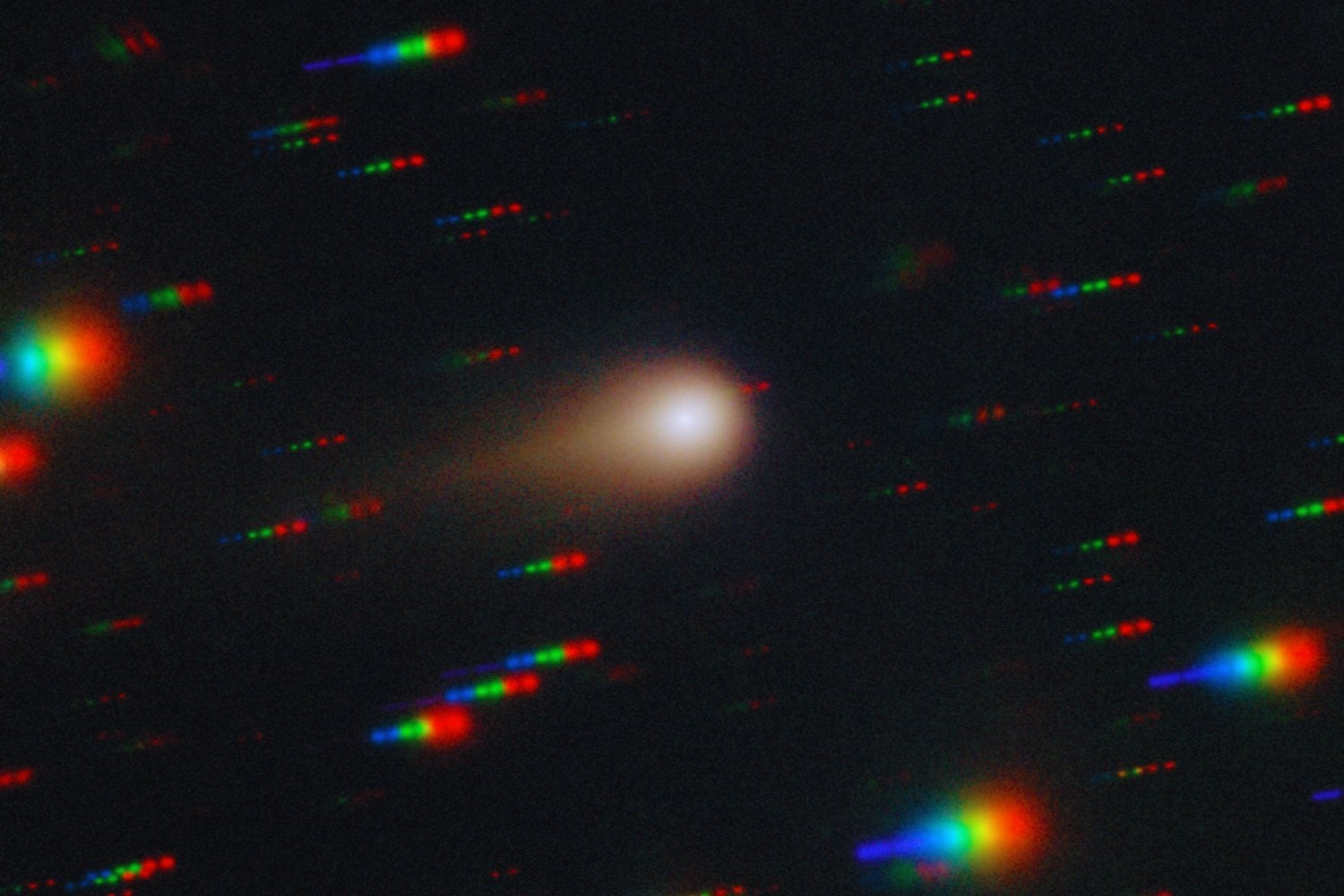 El visitante que no vuelve. El cometa 3I/ATLAS deja un último retrato antes de desaparecer en el espacio interestelar