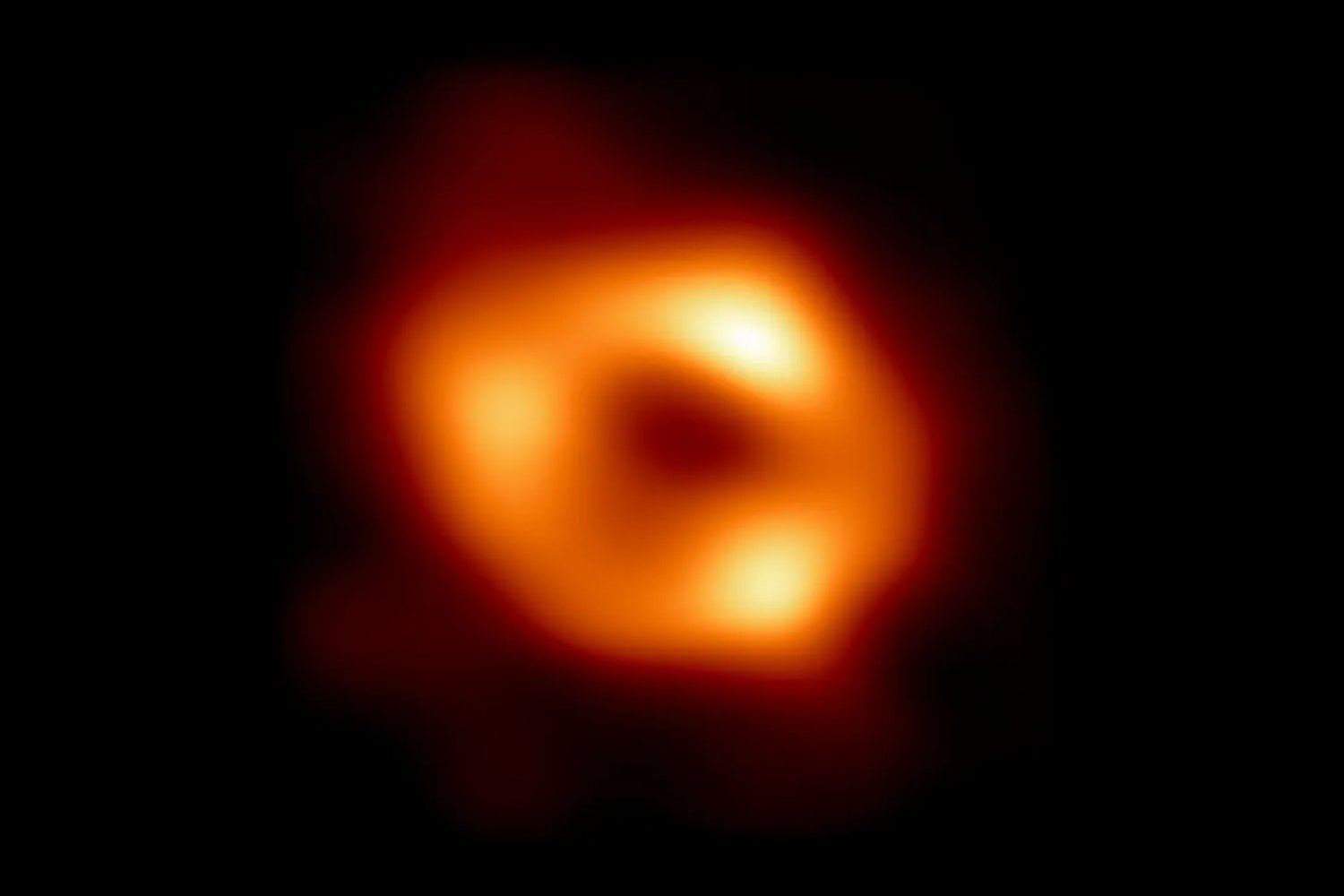 El agujero negro de la Vía Láctea podría despertar. La NASA confirma que Sagitario A volverá a activarse y cambiará nuestra galaxia*