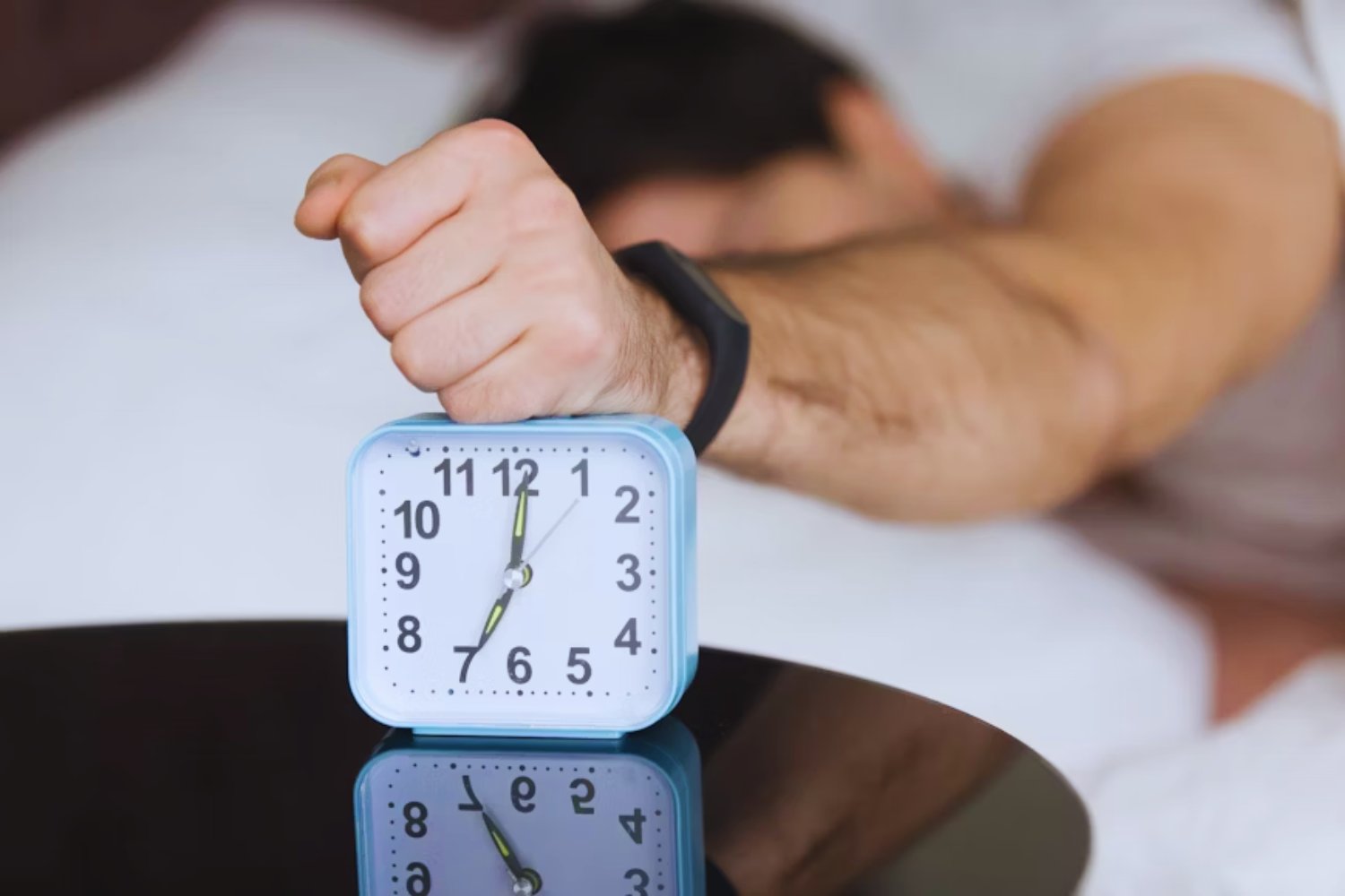 La paradoja del sueño: Harvard revela por qué dormir demasiado puede ser tan malo como no dormir suficiente