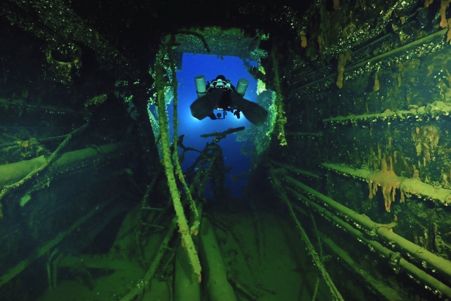El Britannic vuelve a hablar desde el fondo del mar: descubren piezas valiosas del gemelo del Titanic en Grecia