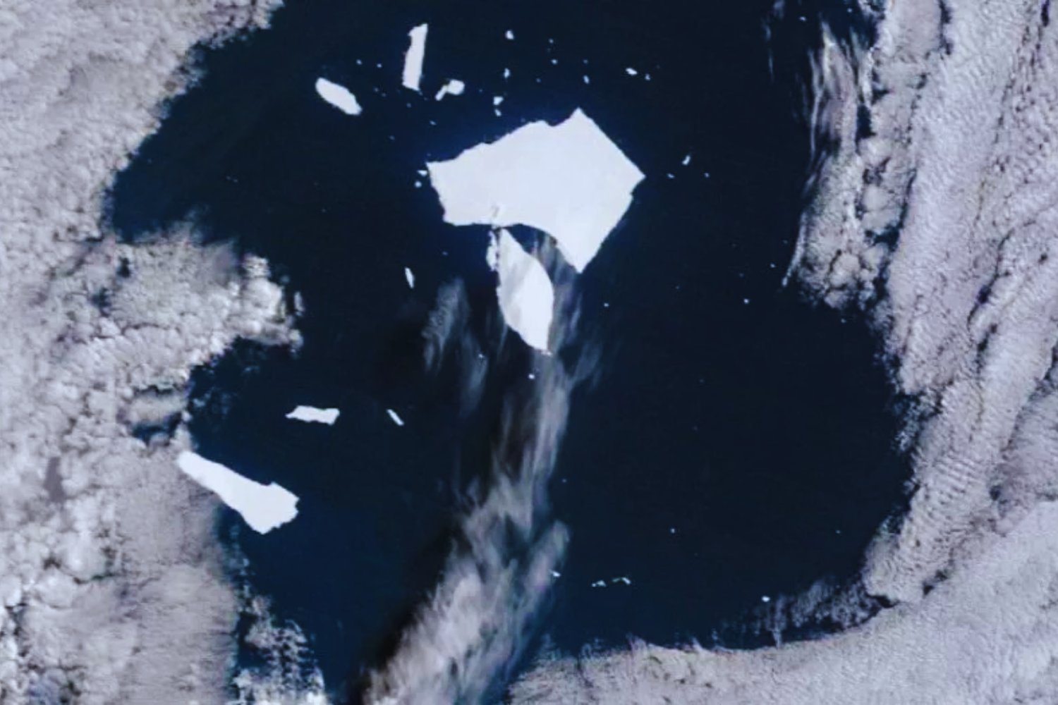 El iceberg más longevo de la Antártida entra en su recta final. A-23A, una mole del tamaño de varias ciudades, comienza a fragmentarse rumbo a su desaparición