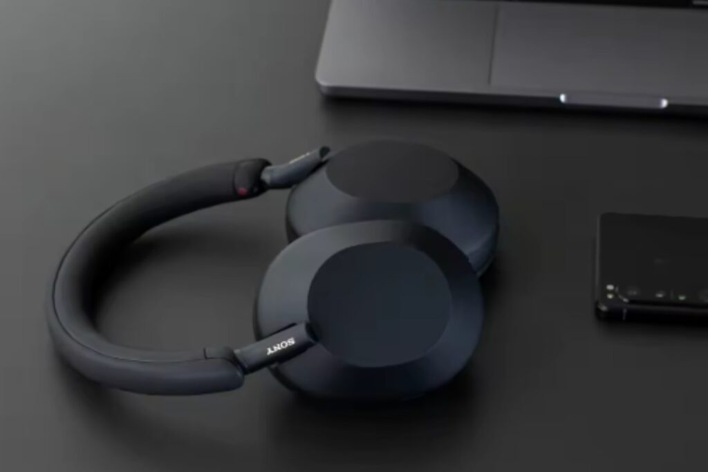 Sony WH-1000XM5 Auriculares inalámbricos con cancelación de ruido Batería de 30 horas Procesador integrado V1 Cuero de ajuste suave 4 micrófonos Negro