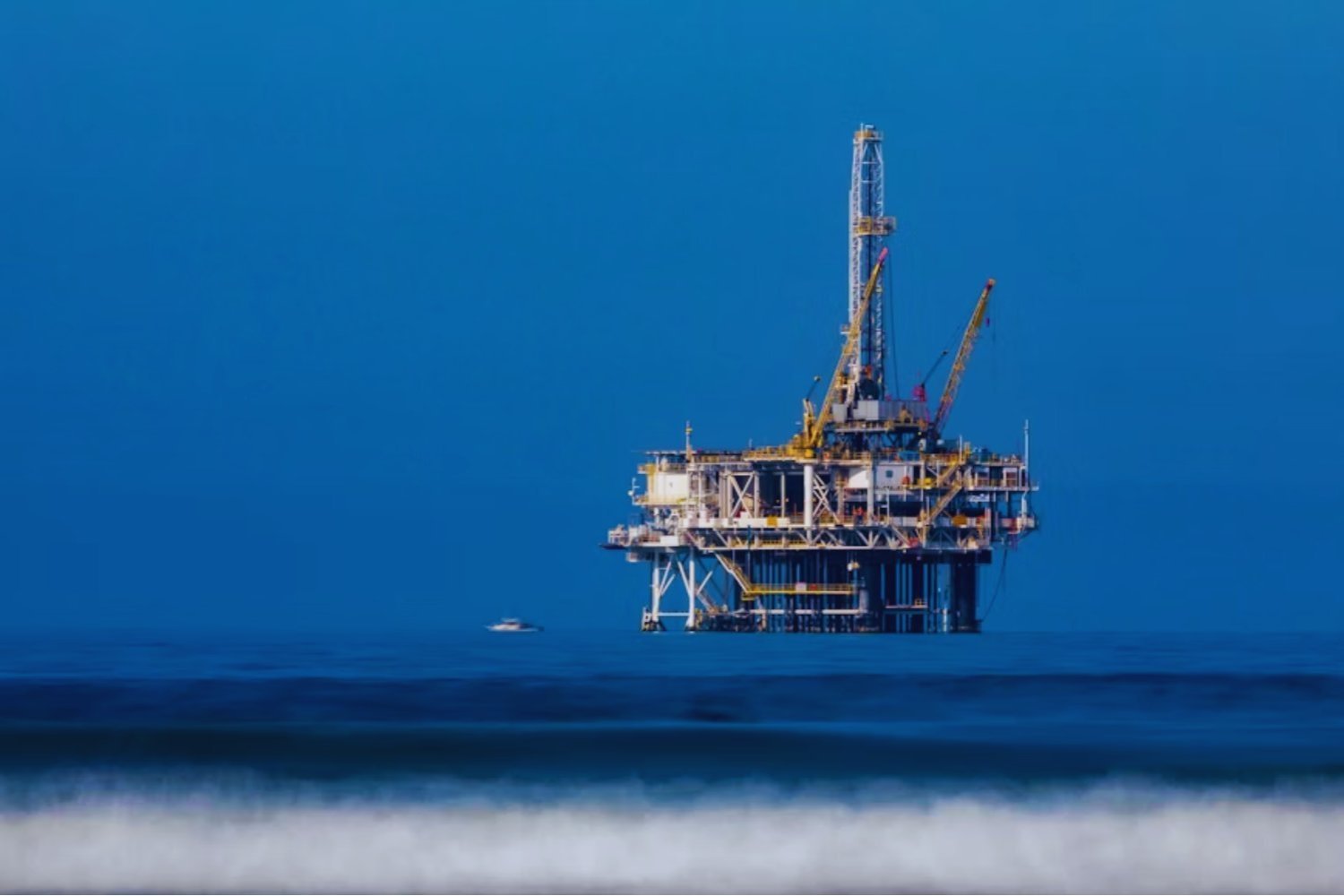 China prepara una jugada estratégica en América del Sur. Una plataforma petrolera flotante que podría cambiar el mapa energético