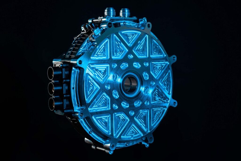 De la palma de la mano al fin de la combustión: el motor eléctrico de 13 kilos que produce 550 kW y rompe todas las reglas