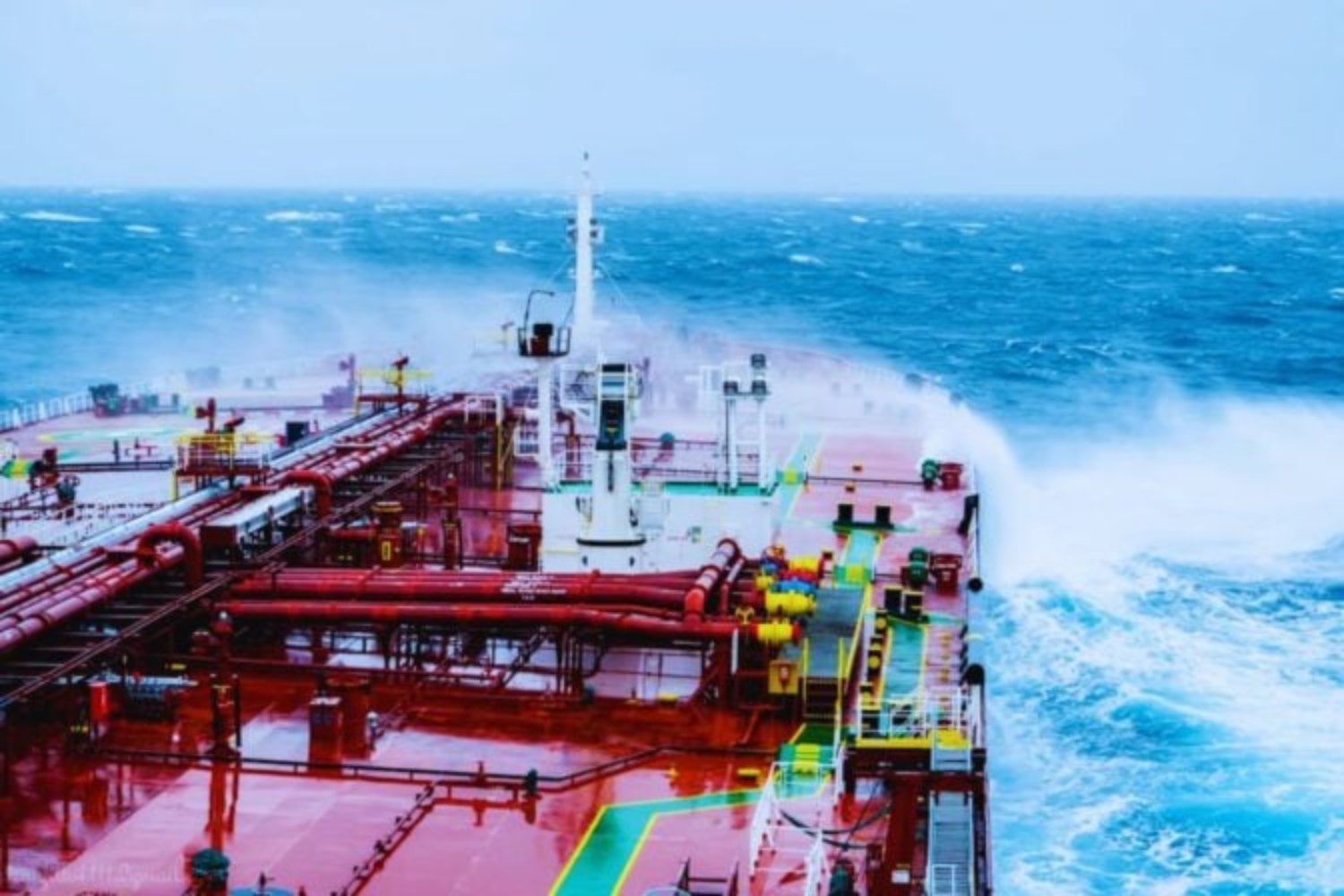 China prepara una jugada estratégica en América del Sur. Una plataforma petrolera flotante que podría cambiar el mapa energético