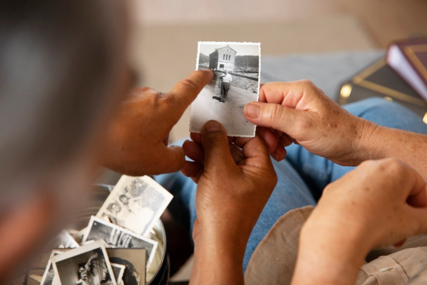 El cerebro no guarda todo: por qué algunos recuerdos perduran y otros se desvanecen