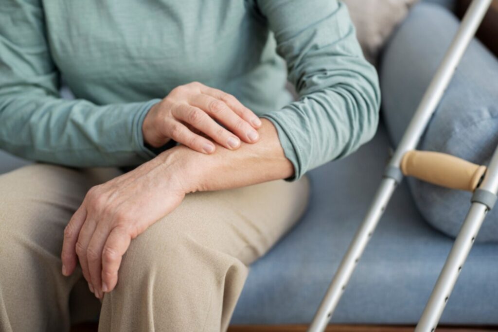 Un casco de ultrasonido abre un futuro inesperado contra el Parkinson