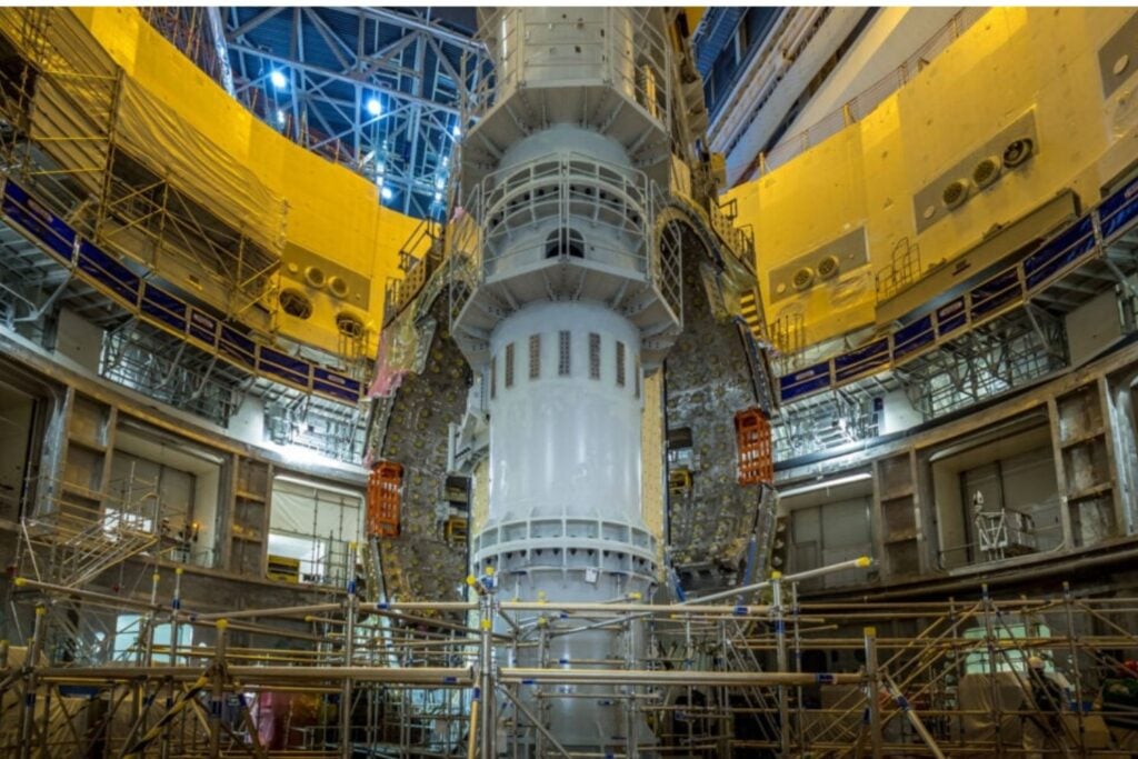 Reactor De Fusion Mas Grande Del Mundo