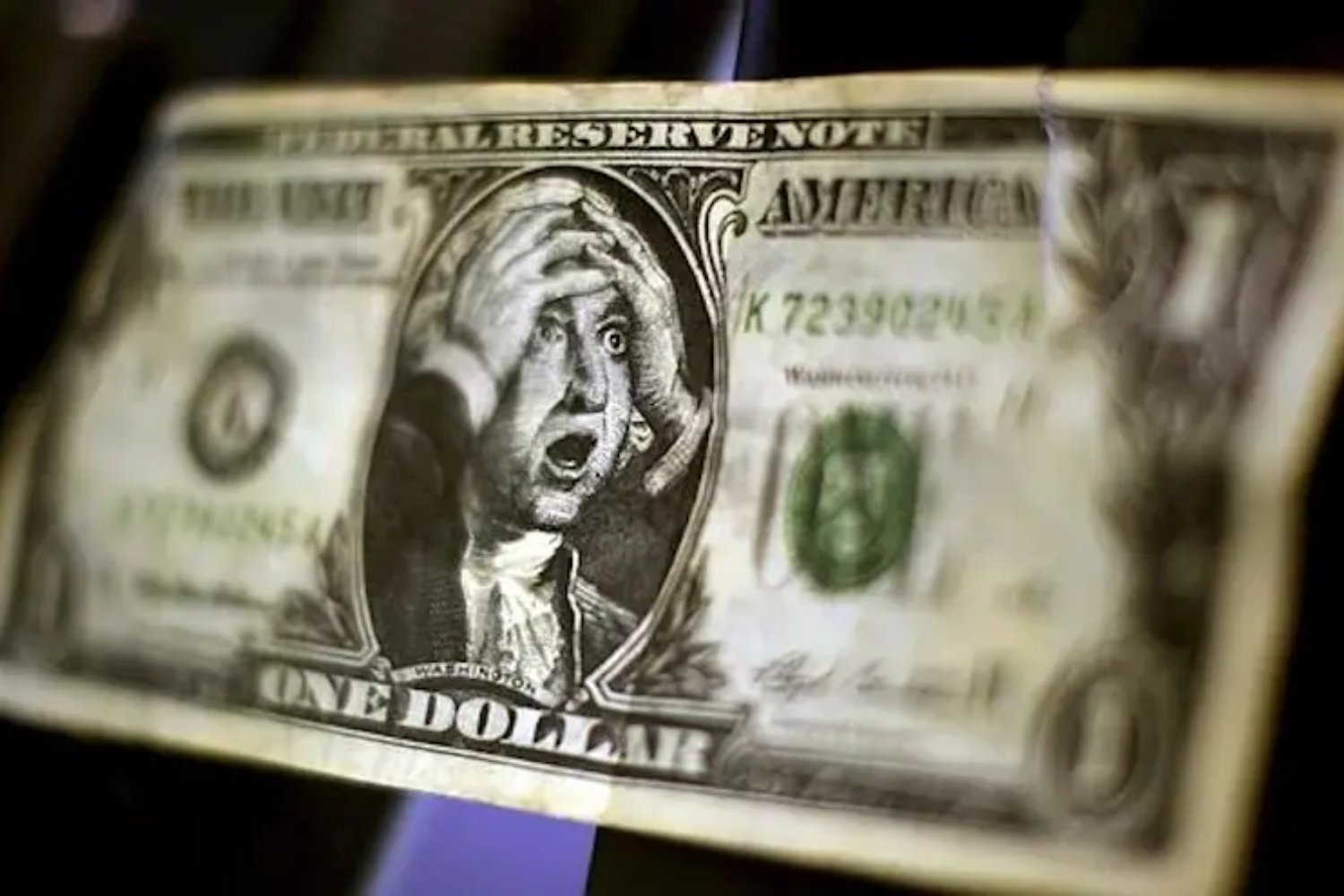 El dólar enfrenta su mayor desafío en medio siglo. Los BRICS, el oro y bitcoin están reescribiendo las reglas del dinero global