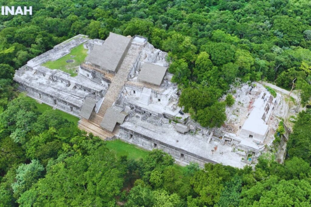La bóveda del relámpago: la inscripción que reveló la casa del dios y del rey en Ek’ Balam